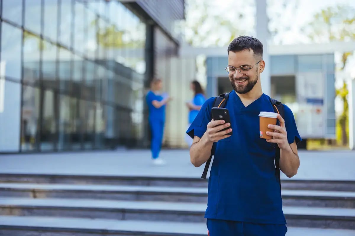 RN booking per diem shifts in the Mobilize app